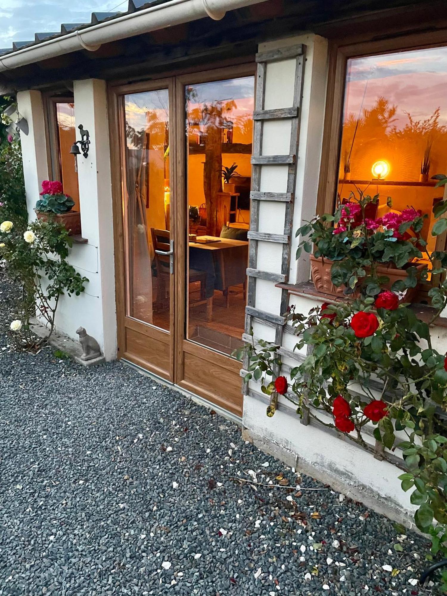 Delightful French Rustic Studio Jumilhac-le-Grand Luaran gambar
