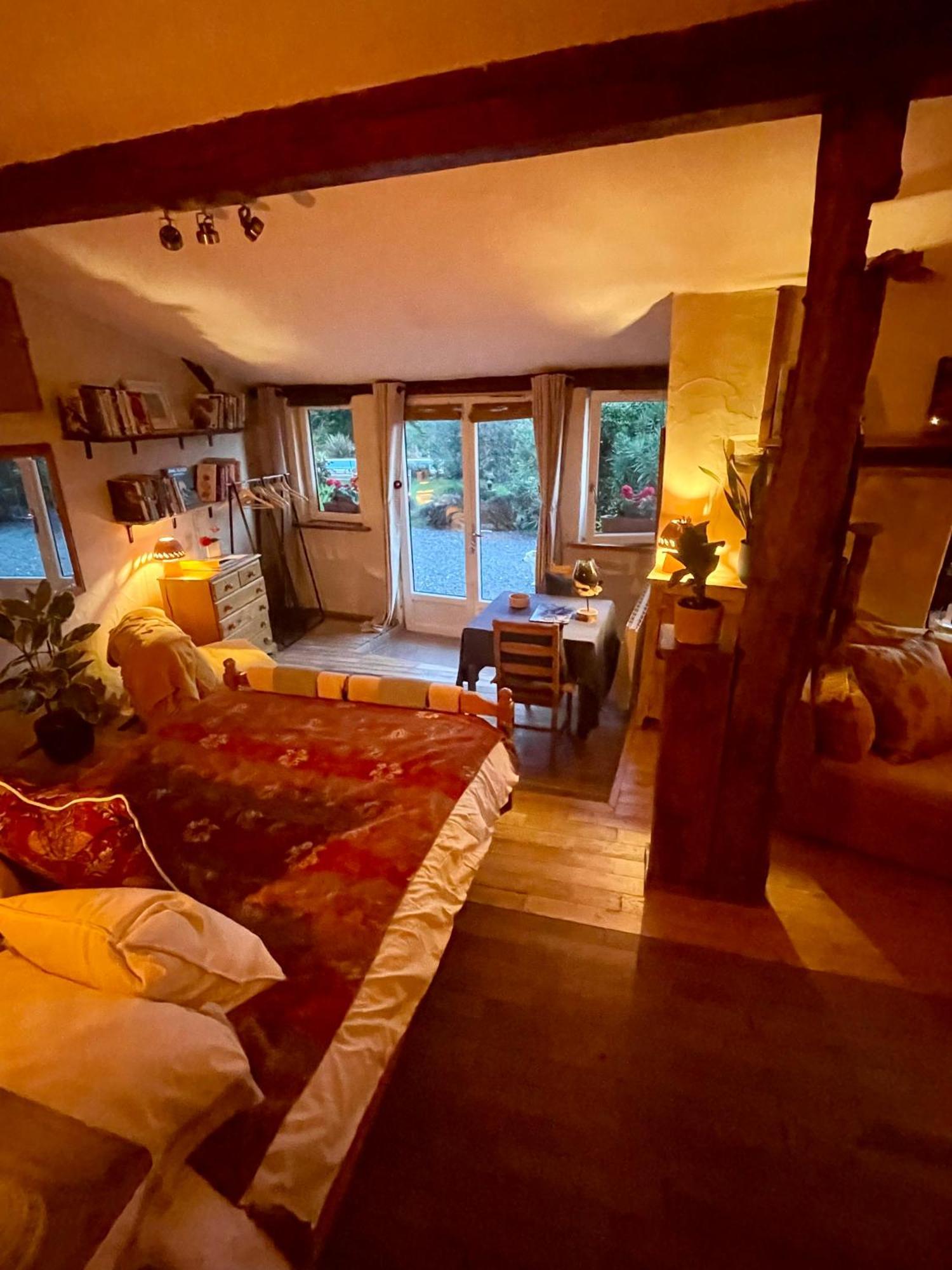 Delightful French Rustic Studio Jumilhac-le-Grand Luaran gambar